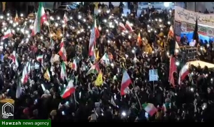 فیلم| حضور با صلابت مردم نورآباد در خیابان در وفاداری به امام شهید و بیعت با رهبرمعظم انقلاب