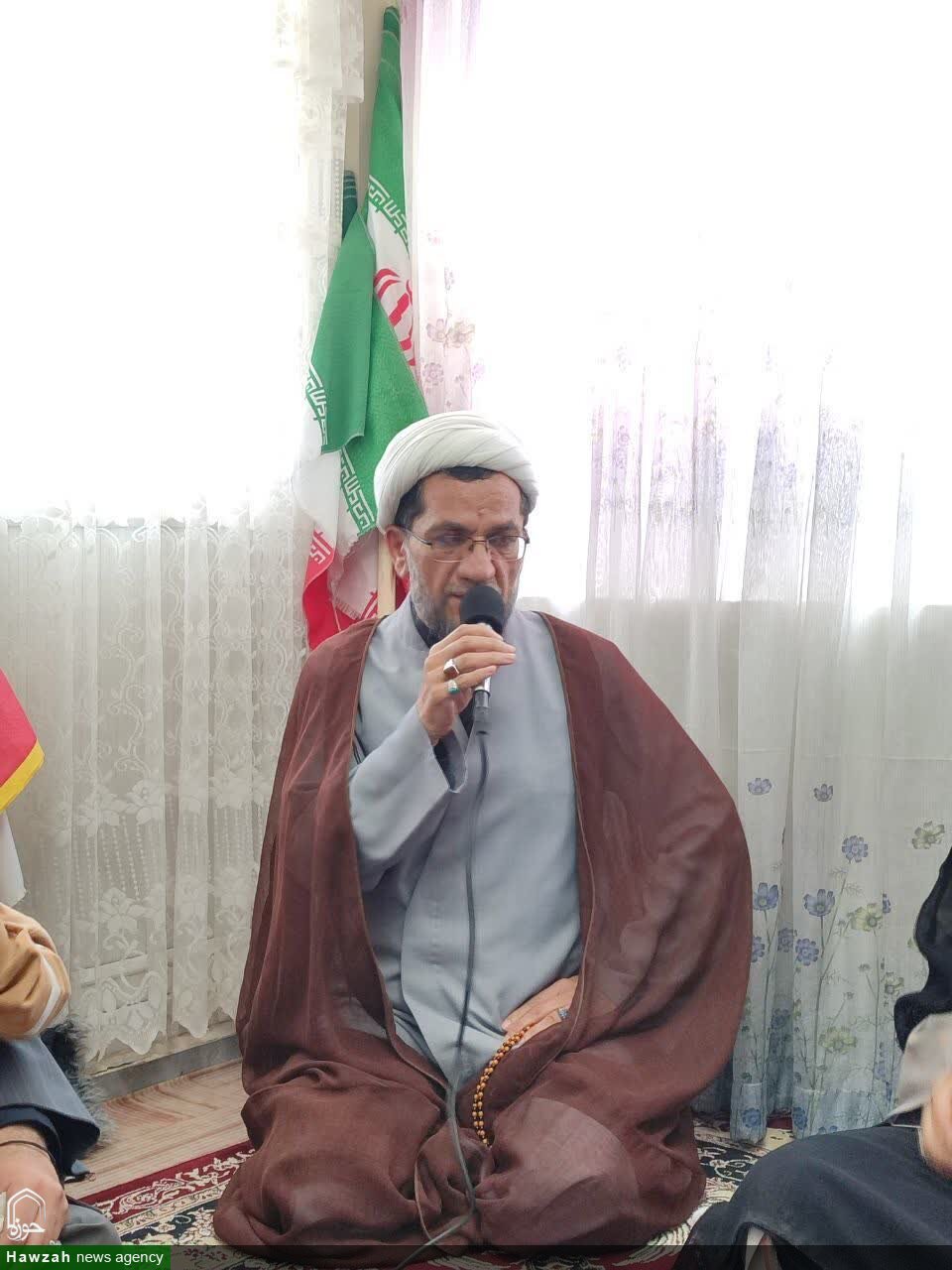تجلیل اساتید و طلاب حوزه علمیه همدان از خانواده شهید جنگ رمضان