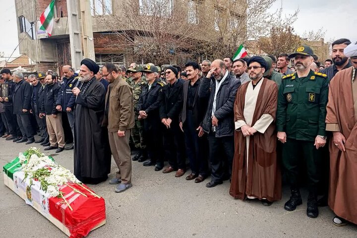 تصاویر/ تشییع پیکر مطهر شهید حمید مخصوصی در سلماس