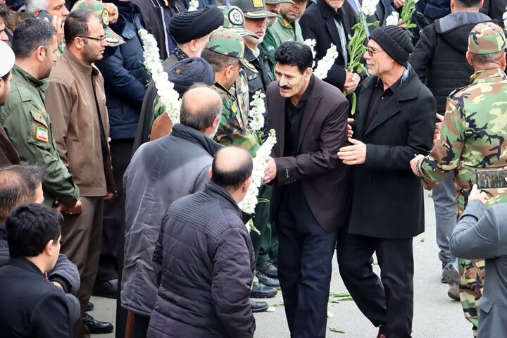 تصاویر/ تشییع پیکر مطهر شهید حمید مخصوصی در سلماس