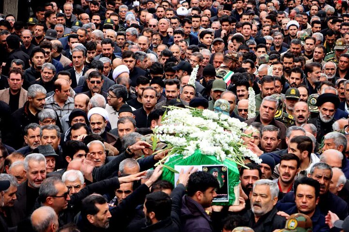 تصاویر/ تشییع پیکر مطهر شهید حمید مخصوصی در سلماس