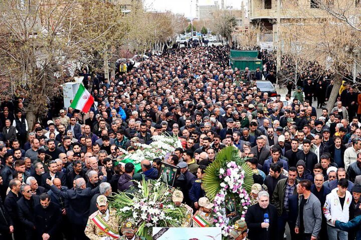تصاویر/ تشییع پیکر مطهر شهید حمید مخصوصی در سلماس