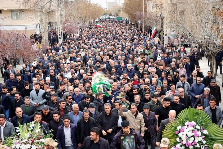 تصاویر/ تشییع پیکر مطهر شهید حمید مخصوصی در سلماس