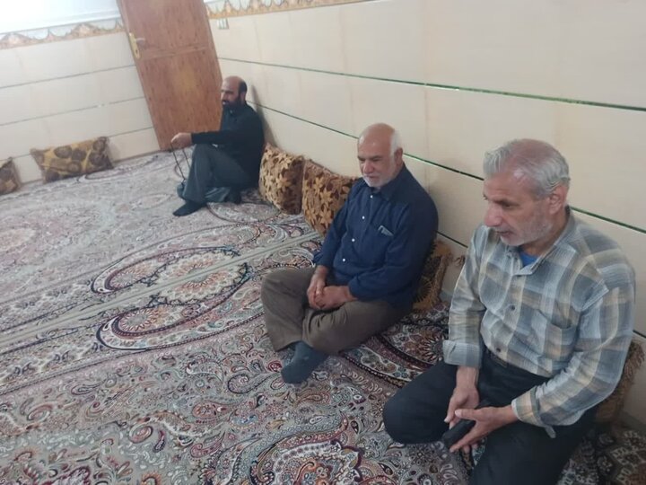 تصاویر/ دیدار امام جمعه برازجان با شهدای جنگ رمضان