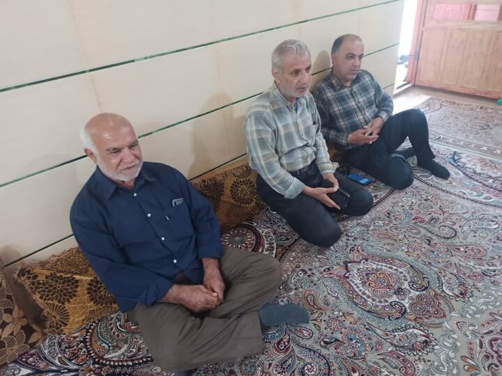 تصاویر/ دیدار امام جمعه برازجان با شهدای جنگ رمضان