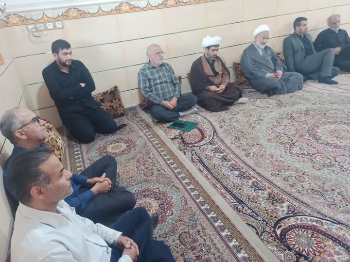 تصاویر/ دیدار امام جمعه برازجان با شهدای جنگ رمضان