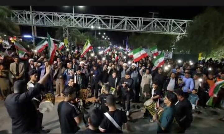 تصاویر/ مردم همیشه در صحنه جای جای استان کرمان پای کار نظام و انقلاب