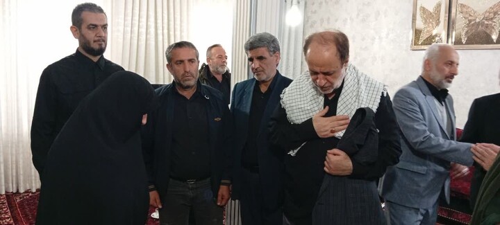 تصاویر / دیدار نوروزی نائب رئیس مجلس شورای اسلامی با خانواده‌های شهدا