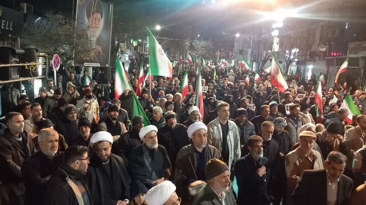 تصاویر / برگزاری تجمع هم‌بستگی و انتقام‌جویی مردم ملایر