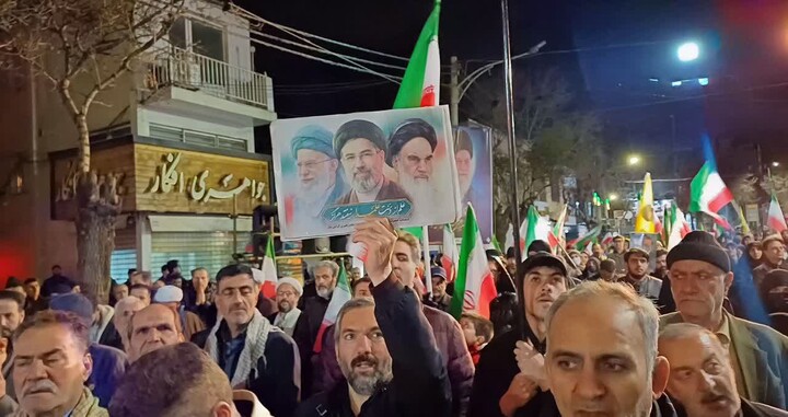 تصاویر / برگزاری تجمع هم‌بستگی و انتقام‌جویی مردم ملایر