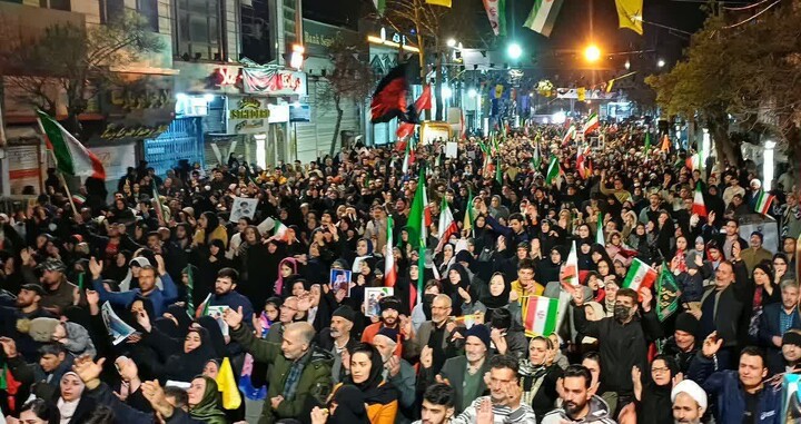 تصاویر / برگزاری تجمع هم‌بستگی و انتقام‌جویی مردم ملایر