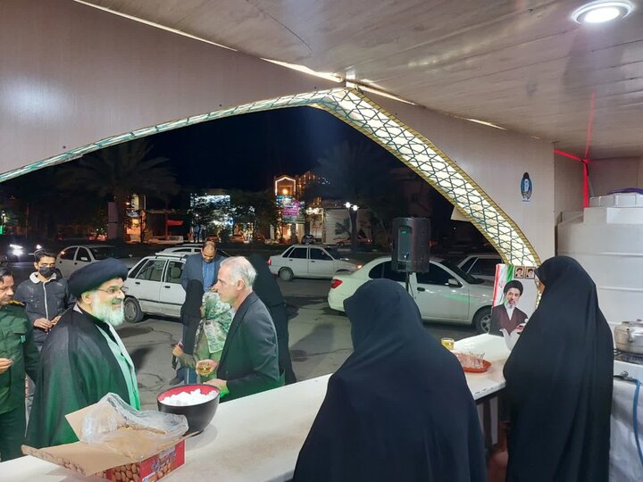تصاویر/ بازدید امام جمعه بافق از موکب های بانوان در جنگ رمضان