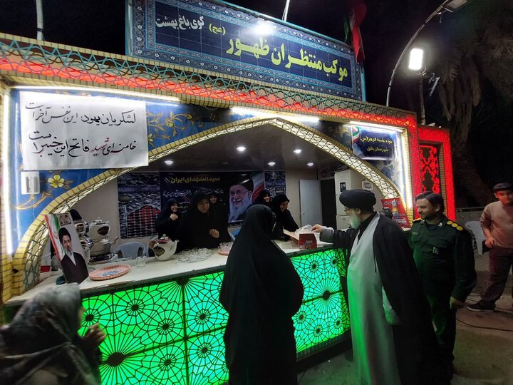 تصاویر/ بازدید امام جمعه بافق از موکب های بانوان در جنگ رمضان