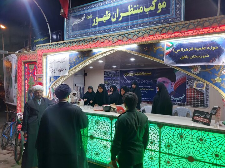 تصاویر/ بازدید امام جمعه بافق از موکب های بانوان در جنگ رمضان