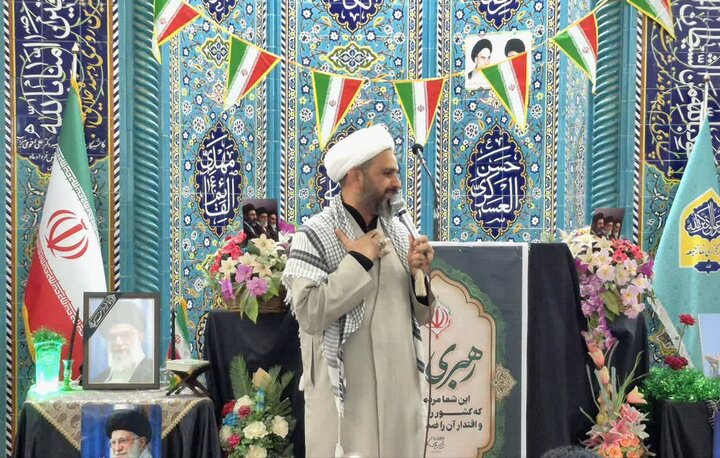 تصاویر/ وداع تفتی ها با شهید علیرضا دهقانی سانیچ و پدر پنج قلوهای تفتی
