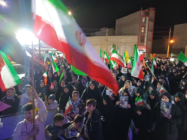 تصاویر/بیست و چهارمین شب حضور پرشور مردم ولایتمدار مامونیه در تجدید بیعت با آرمان‌های انقلاب
