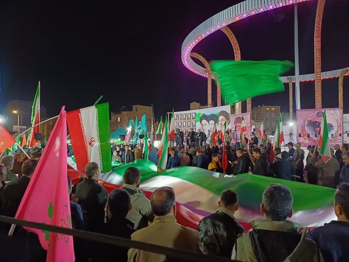 تصاویر/بیست و چهارمین شب حضور پرشور مردم ولایتمدار مامونیه در تجدید بیعت با آرمان‌های انقلاب