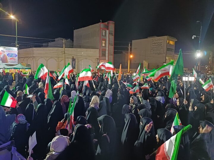 تصاویر/بیست و چهارمین شب حضور پرشور مردم ولایتمدار مامونیه در تجدید بیعت با آرمان‌های انقلاب