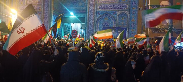 تصاویر/ اجتماع مردم قرچک برای دفاع از وطن