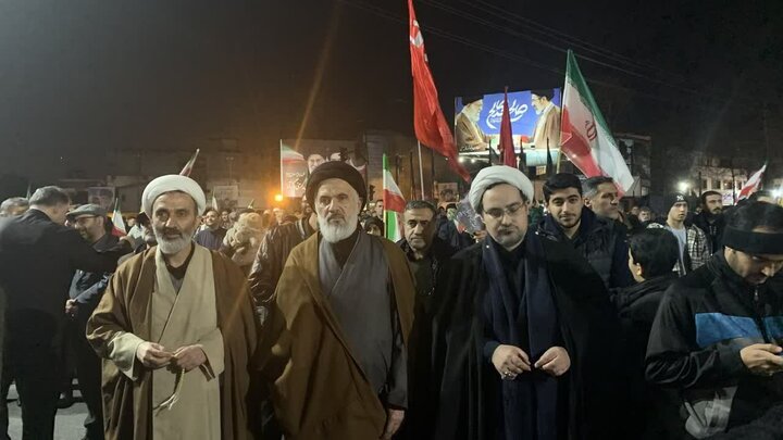 حضور پرشور مردم شریف آمل به همراه علمای بزرگوار