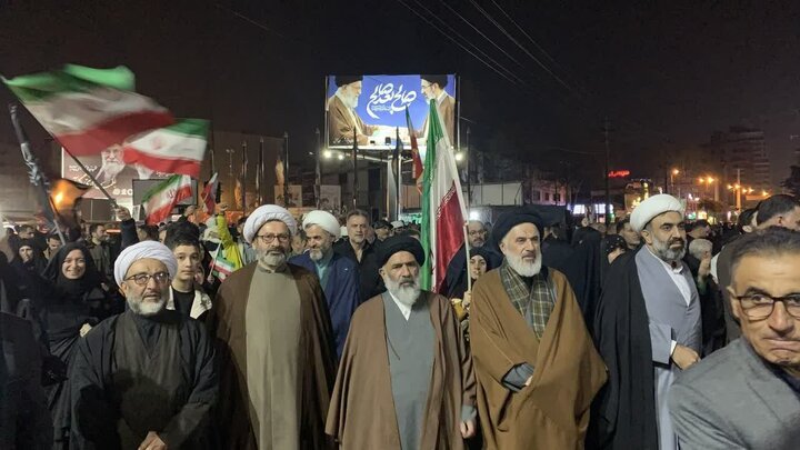 حضور پرشور مردم شریف آمل به همراه علمای بزرگوار