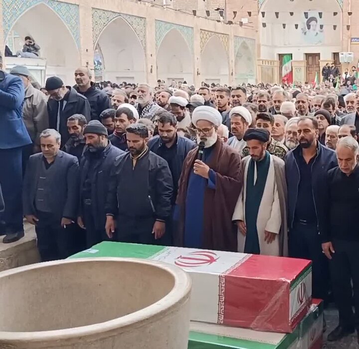 تصاویر/تشییع و خاکسپاری باشکوه پیکر مطهر شهدای جنگ رمضان در اردهال