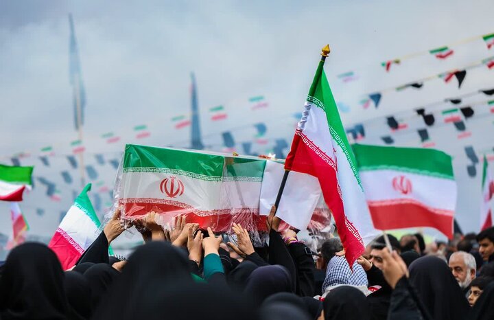 تصاویر/تشییع و خاکسپاری باشکوه پیکر مطهر شهدای جنگ رمضان در اردهال