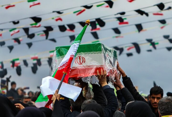 تصاویر/تشییع و خاکسپاری باشکوه پیکر مطهر شهدای جنگ رمضان در اردهال