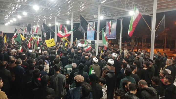 تصاویر/اجتماع باشکوه و وحدت بخش  مردم شهر نوش آباد در حمايت انقلاب اسلامی
