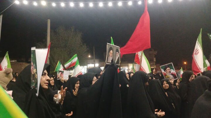 تصاویر/اجتماع باشکوه و وحدت بخش  مردم شهر نوش آباد در حمايت انقلاب اسلامی