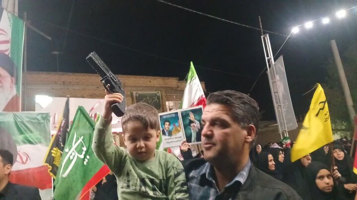 تصاویر/اجتماع باشکوه و وحدت بخش  مردم شهر نوش آباد در حمايت انقلاب اسلامی