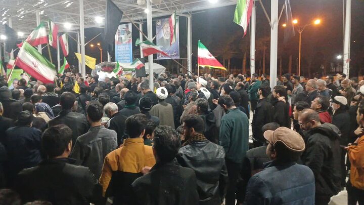 تصاویر/اجتماع باشکوه و وحدت بخش  مردم شهر نوش آباد در حمايت انقلاب اسلامی