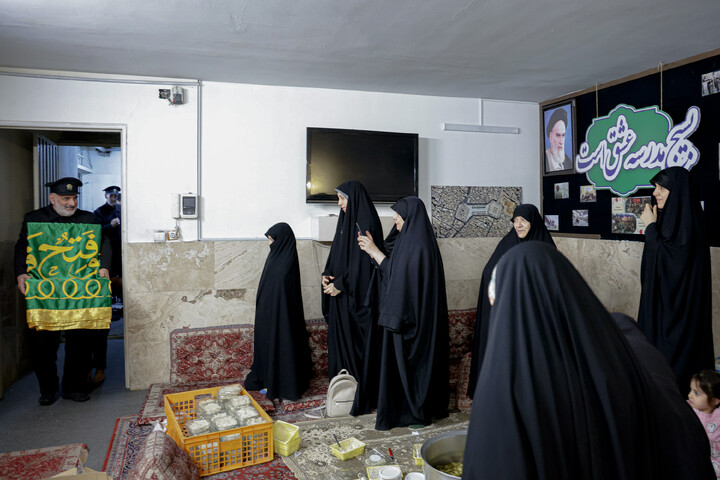 تصاویر/ حضور کاروان خدام حرم مطهر رضوی در بیمارستان امام خمینی (ره) تهران