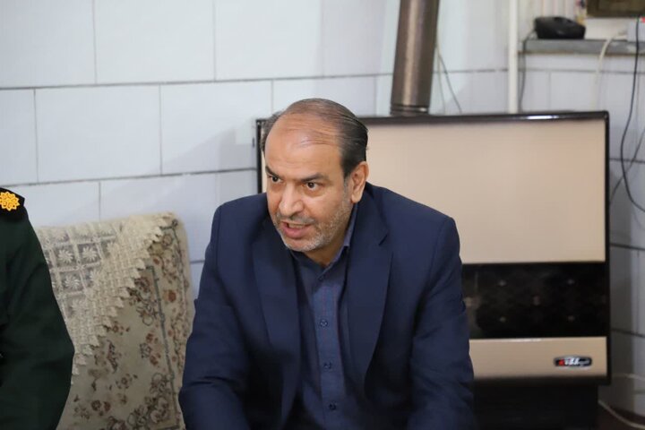 تصاویر/دیدار مسئولان استان مرکزی با خانواده گرانقدر شهید معظم محمد حسین ترابی در اولین روز کاری ادارات در سال جدید
