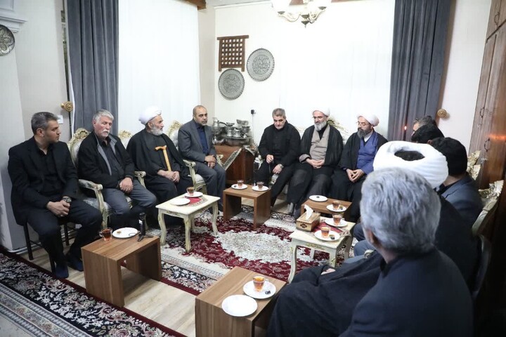 تصاویر/ دیدار مسئولان استان سمنان با خانواده‌ شهیدان علیرضا دوست‌محمدی و مهدی حامدی