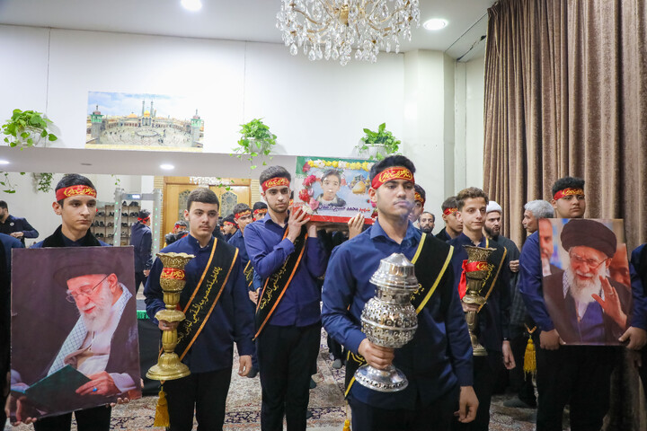تصاویر/ مراسم وداع با شهید دانش آموز محمد حسین دهقان در حرم حضرت معصومه سلام‌الله‌علیها