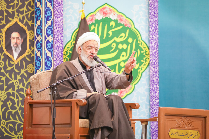 تصاویر/ مراسم وداع با شهید دانش آموز محمد حسین دهقان در حرم حضرت معصومه سلام‌الله‌علیها