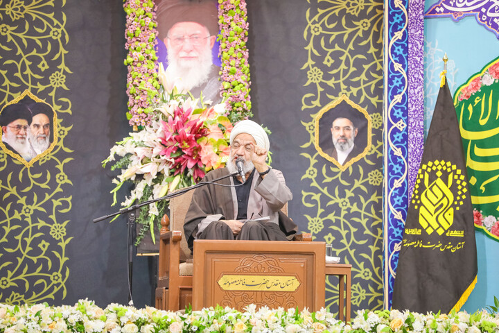 تصاویر/ مراسم وداع با شهید دانش آموز محمد حسین دهقان در حرم حضرت معصومه سلام‌الله‌علیها