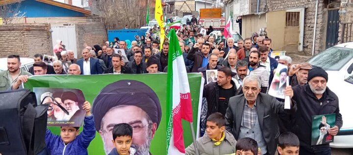 تصاویر/ راهپیمایی با شکوه مردم شهیدپرور گازرخان از روستاهای الموت جنب  قلعه حسن صباح الموت در بیعت با رهبری معظم انقلاب اسلامی