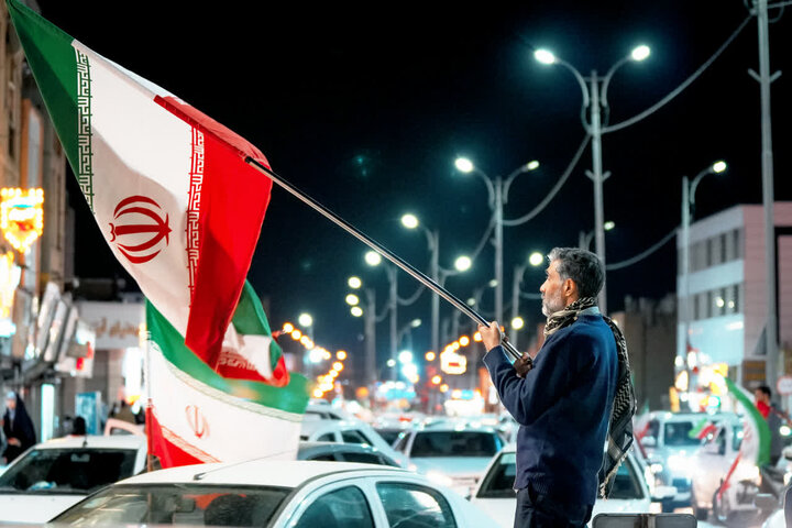 تصاویر/ بیست و پنجمین روز حضور کرمانی ها در میدان آزادی