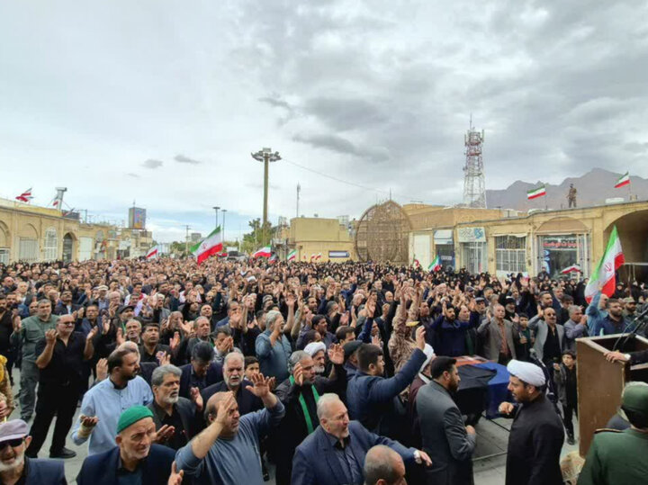 تصاویر/ تشییع و خاکسپاری شهید علیرضا دهقانی سانبچ از تفت تا زادگاهش؛سانیچ