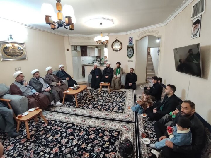 تصاویر/ تجلیل و تکریم از خانواده‌های شهدا جنگ رمضان