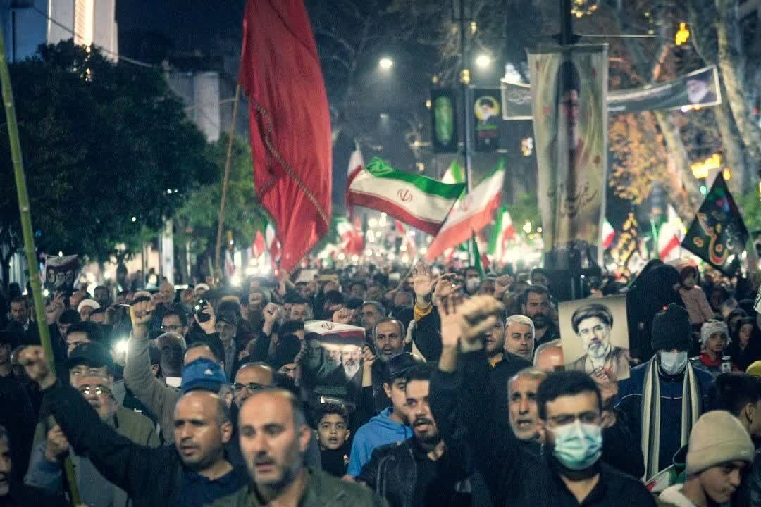تصاویر /  راهپیمایی شبانه و اجتماع بعثت امت