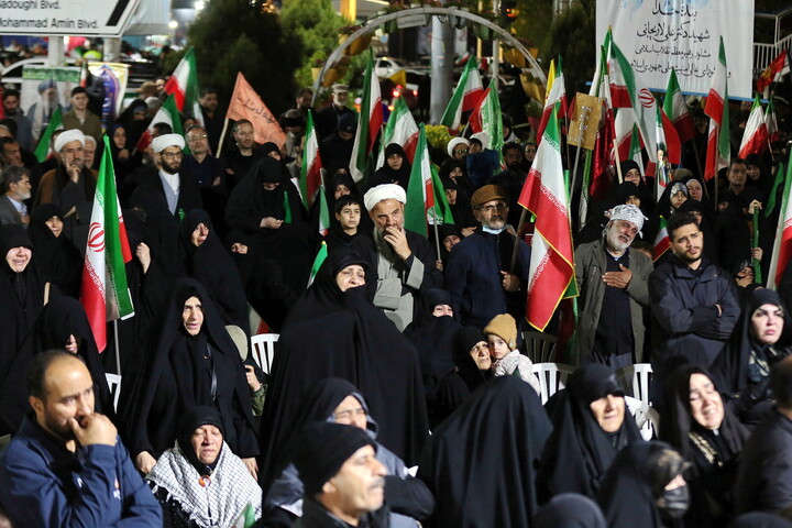تصاویر/ مراسم وداع با شهید دانش آموز محمد حسین دهقان در اجتماع شبانه