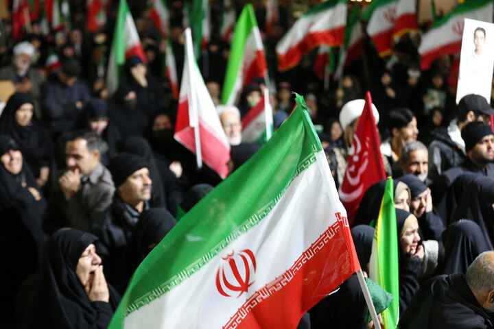 تصاویر/ مراسم وداع با شهید دانش آموز محمد حسین دهقان در اجتماع شبانه