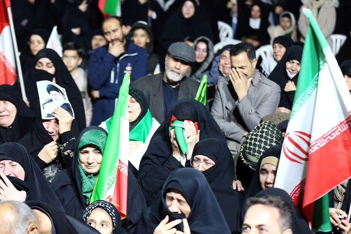 تصاویر/ مراسم وداع با شهید دانش آموز محمد حسین دهقان در اجتماع شبانه