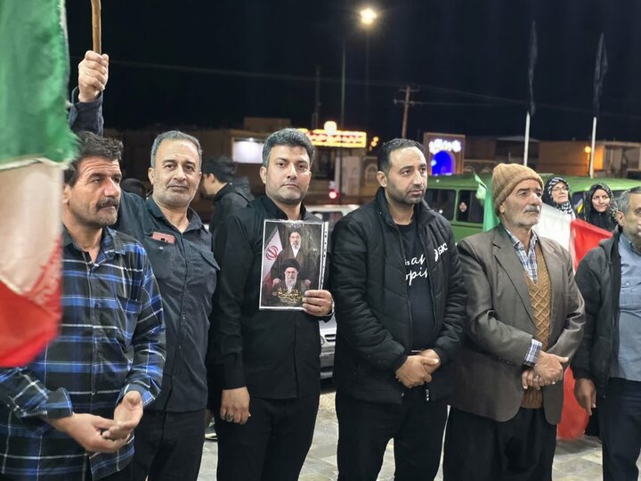 تصاویر/ رژه خودرویی روستای حسین آبادکویر در بیعت با ولایت و حمایت از وطن