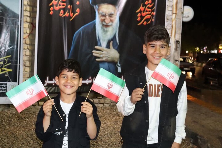 تصاویر/ حضور فعال دانش آموزان و فرهنگیان شهرستان دامغان در تجمع «شب های اقتدار»