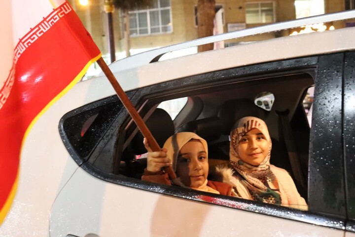 تصاویر/ حضور فعال دانش آموزان و فرهنگیان شهرستان دامغان در تجمع «شب های اقتدار»
