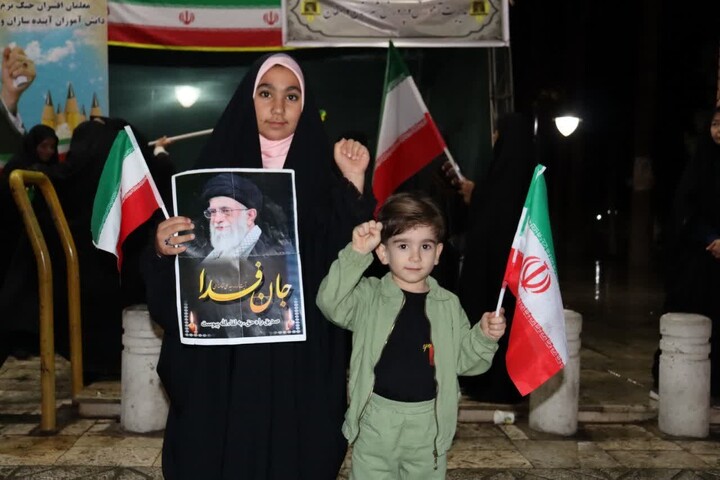 تصاویر/ حضور فعال دانش آموزان و فرهنگیان شهرستان دامغان در تجمع «شب های اقتدار»